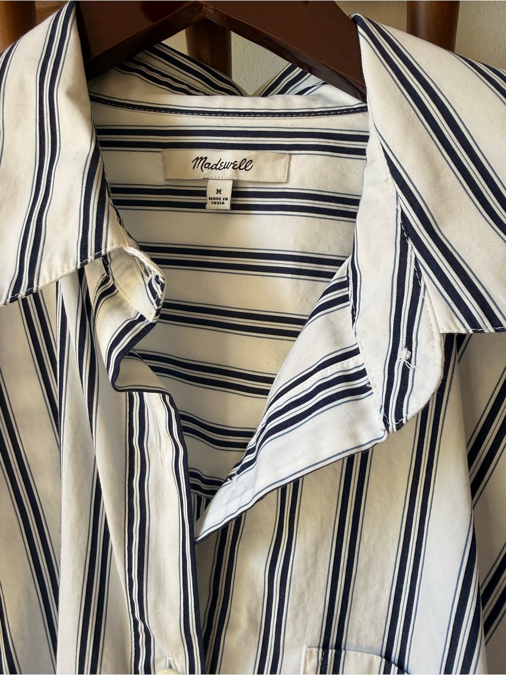Madewell Cropped White and Navy Stripe Button Down Shirt - Picture 2 of 3